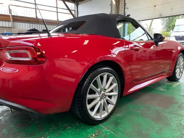 lustrage véhicule près de Saint-Sauveur-Village