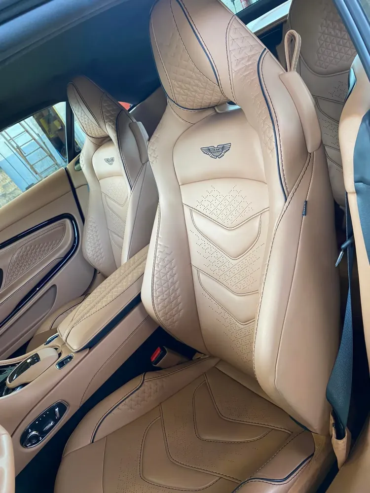 pressing siège voiture près de Saint-Sauveur-Village